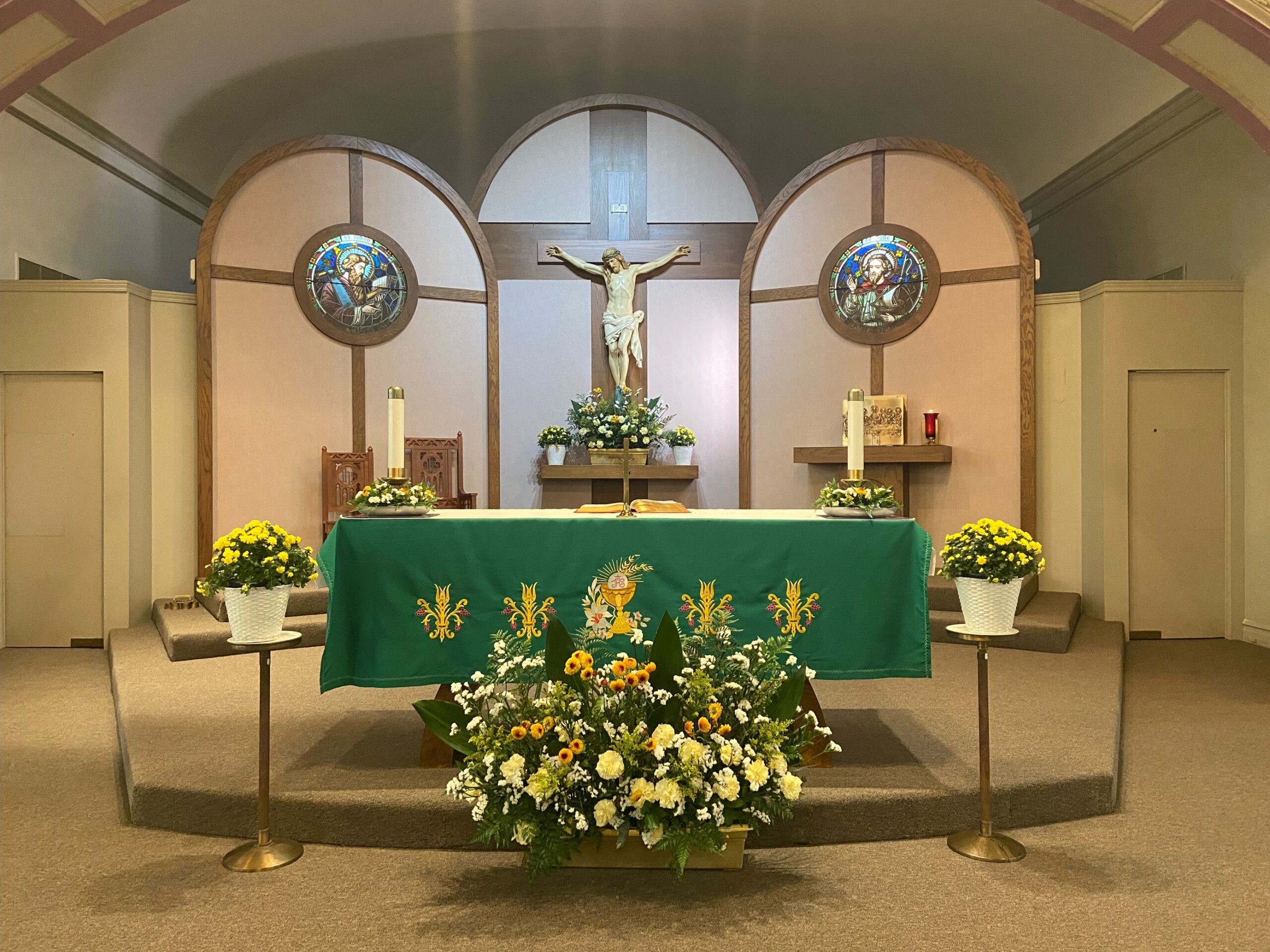 Decoración del altar de la Capilla de San Simón